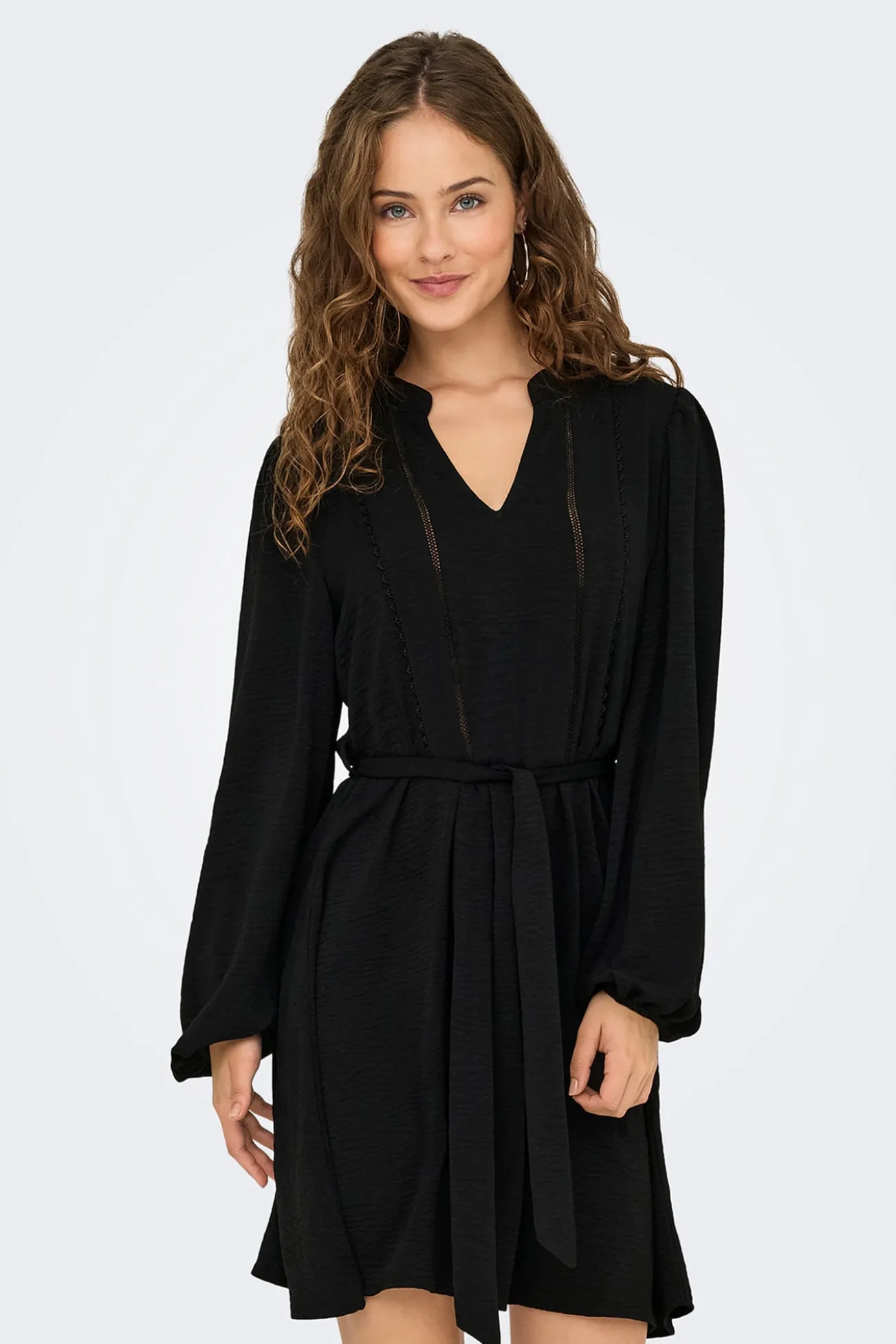 Vestido corto fluido