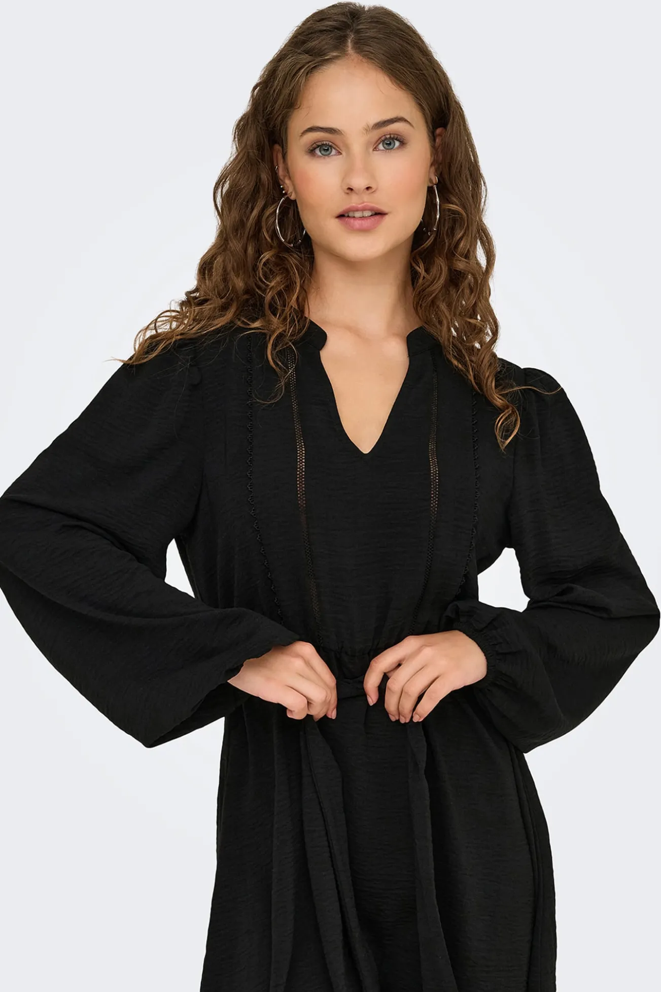 Vestido corto fluido