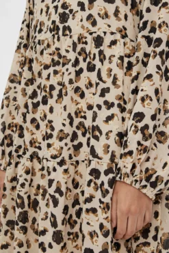 Vestido corto fluido