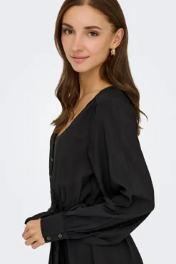 Vestido corto fluido