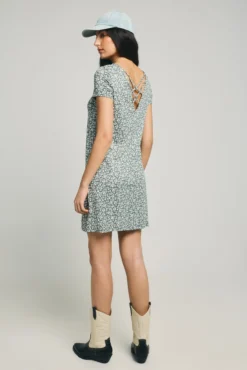 Vestido corto manga corta
