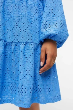 Vestido corto mangas globo