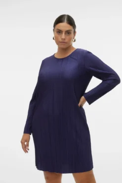Vestido corto plisado talla grande