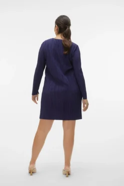 Vestido corto plisado talla grande