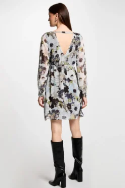 Vestido corto recto estampado