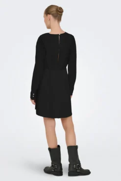 Vestido corto satinado