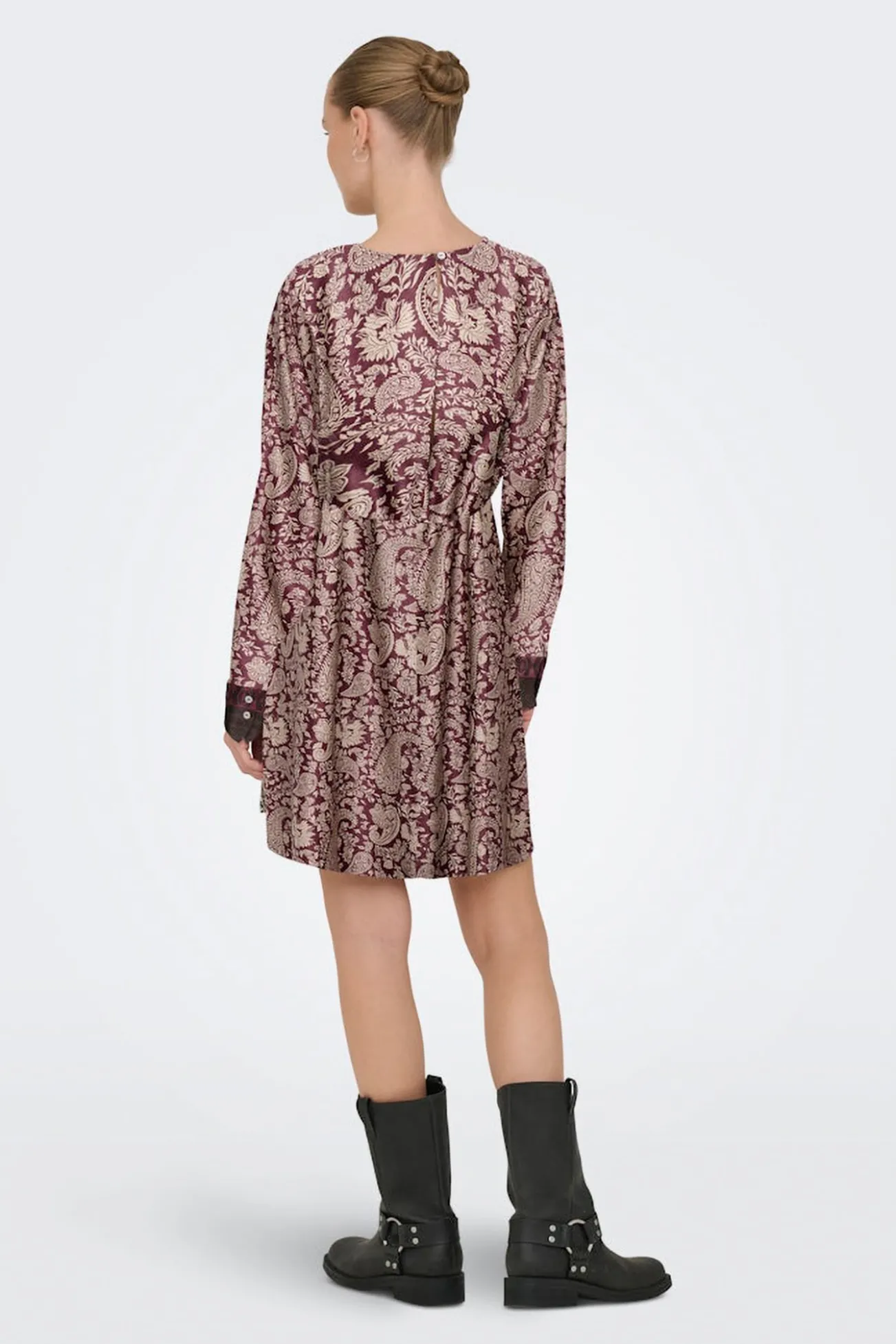 Vestido corto satinado