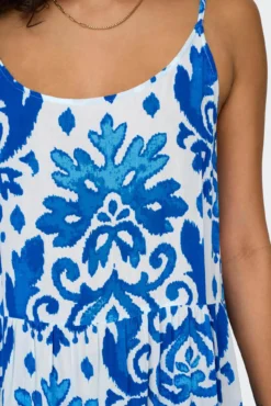 Vestido corto sin mangas