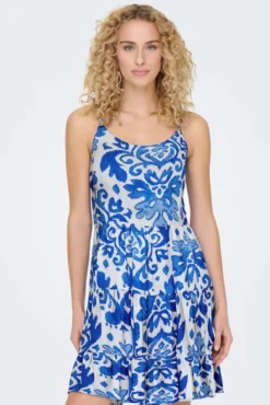 Vestido corto sin mangas