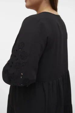 Vestido corto talla grande