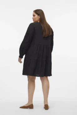 Vestido corto talla grande