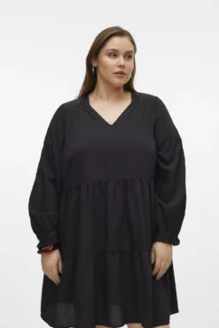 Vestido corto talla grande