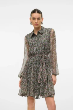 Vestido corto tejido vaporoso