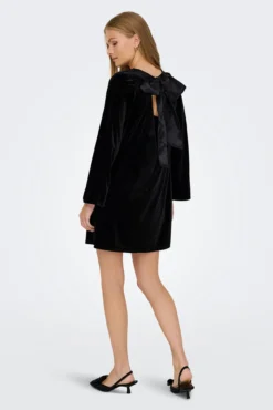 Vestido corto terciopelo