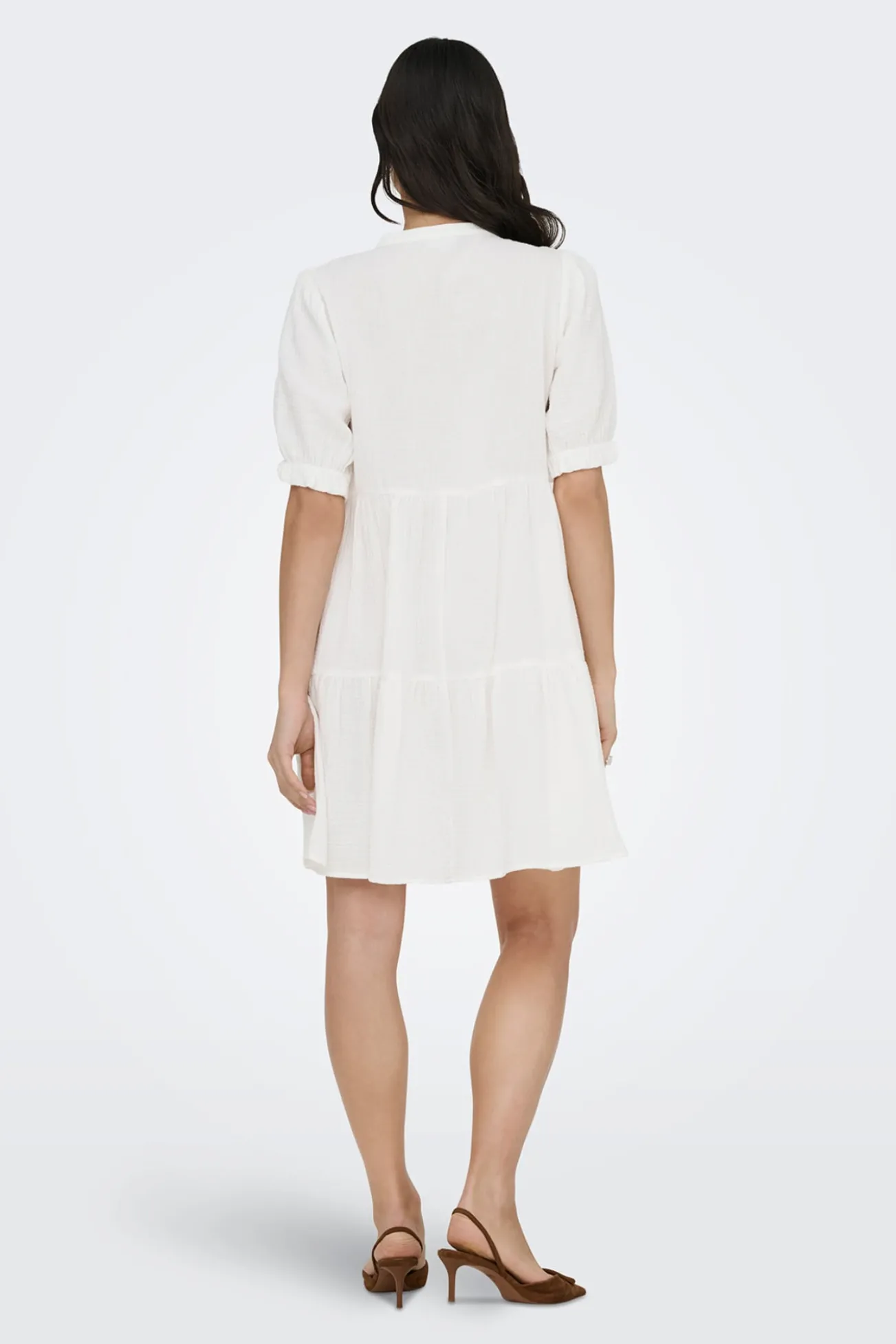 Vestido corto volantes