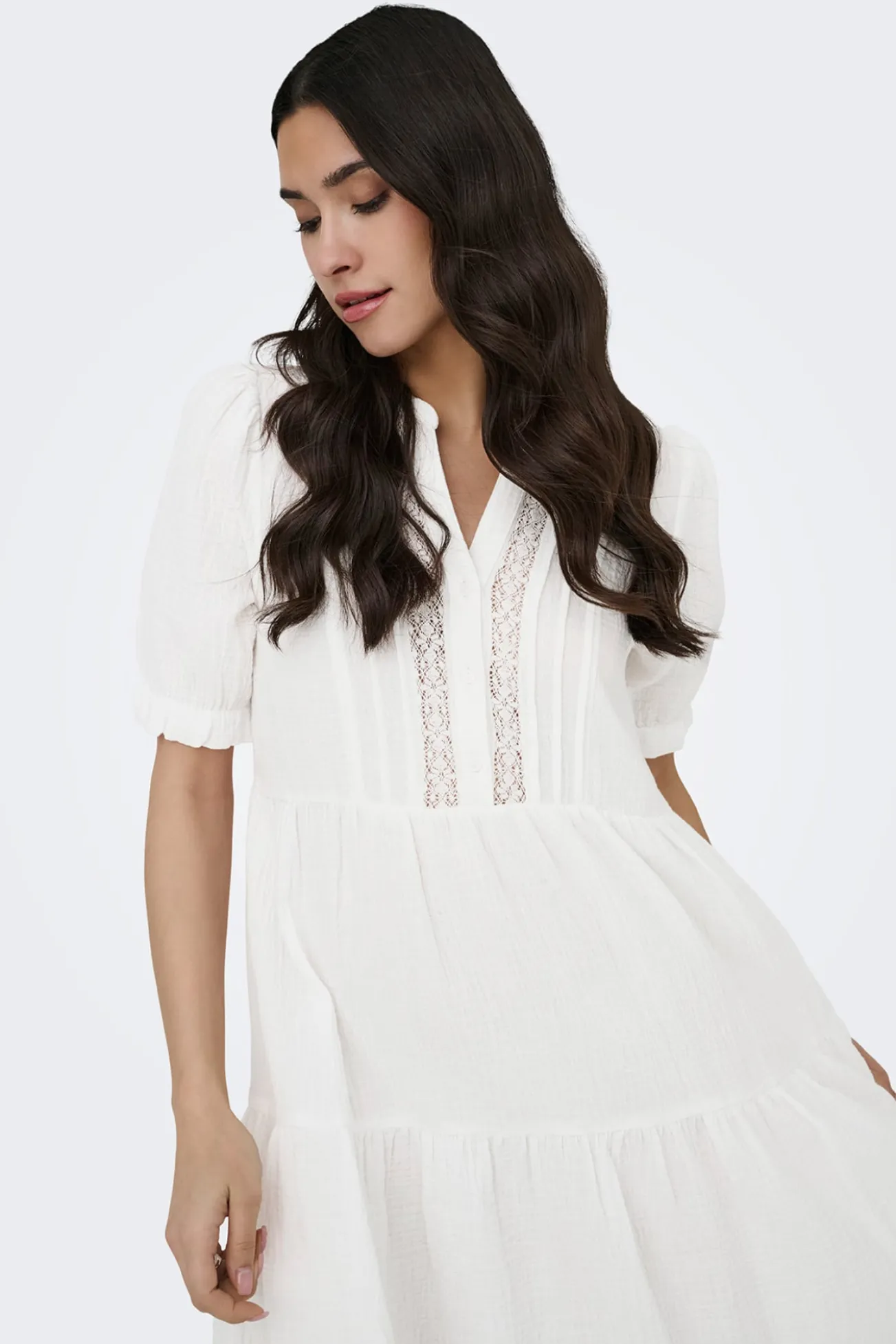 Vestido corto volantes