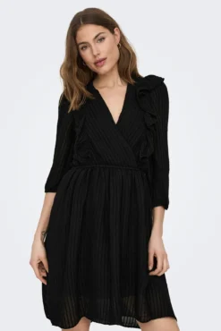 Vestido corto volantes