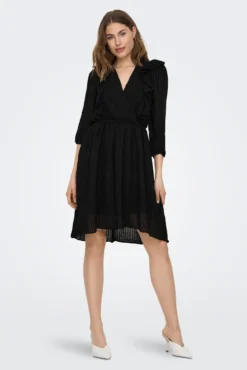 Vestido corto volantes
