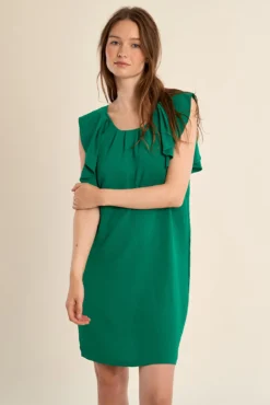 Vestido de manga corta de mariposa con pliegues
