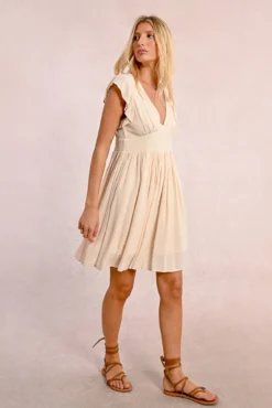 Vestido de manga corta mariposa