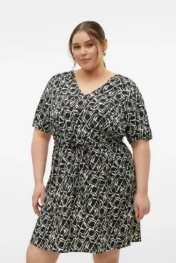 Vestido de manga corta talla grande