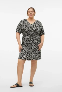 Vestido de manga corta talla grande