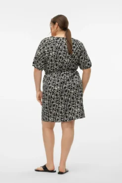 Vestido de manga corta talla grande