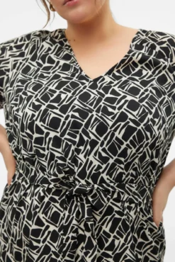 Vestido de manga corta talla grande