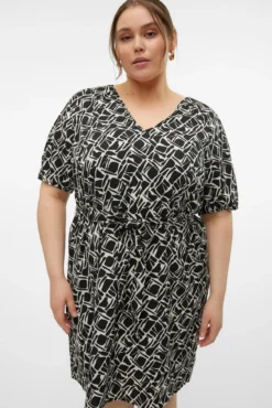 Vestido de manga corta talla grande