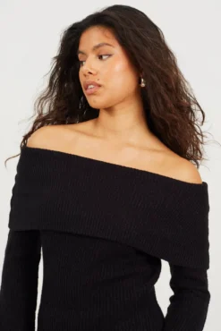 Vestido de punto con cuello bardot