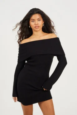 Vestido de punto con cuello bardot