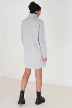 Vestido de punto con ochos