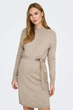Vestido de punto premamá de cuello alto y cinturón