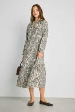 Vestido escote pico
