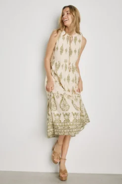 Vestido estampado escote pico
