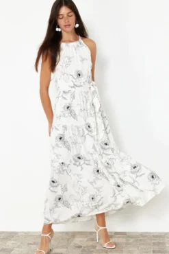 Vestido largo con escote halter