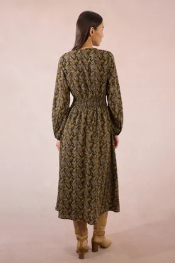 Vestido largo con estampado y pliegues