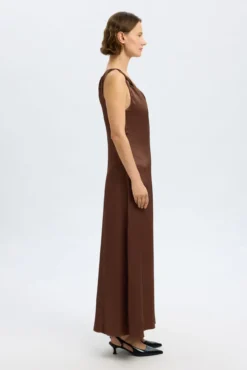 Vestido largo con tirantes trenzados