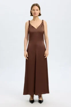 Vestido largo con tirantes trenzados