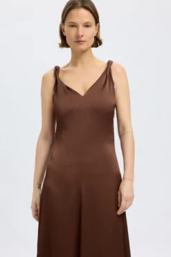 Vestido largo con tirantes trenzados