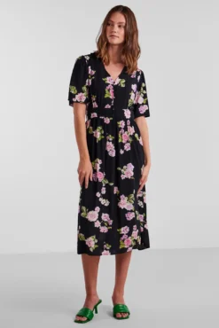 Vestido largo de mujer.