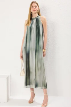 Vestido maxi fluído