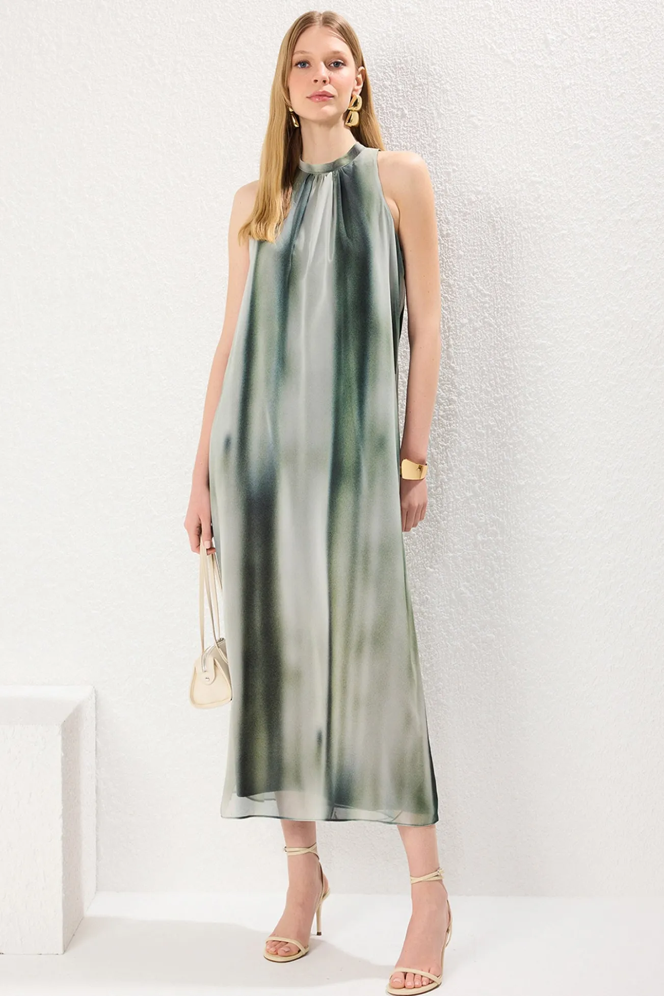 Vestido maxi fluído