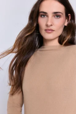 Vestido midi bajo semi evasé