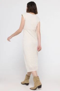 Vestido midi calado