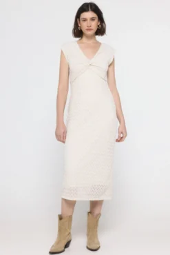 Vestido midi calado