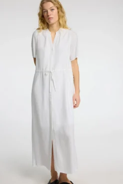 Vestido midi confeccionado con lino