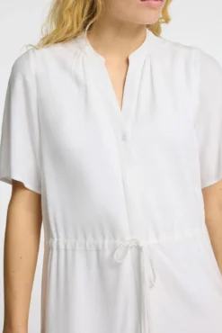 Vestido midi confeccionado con lino