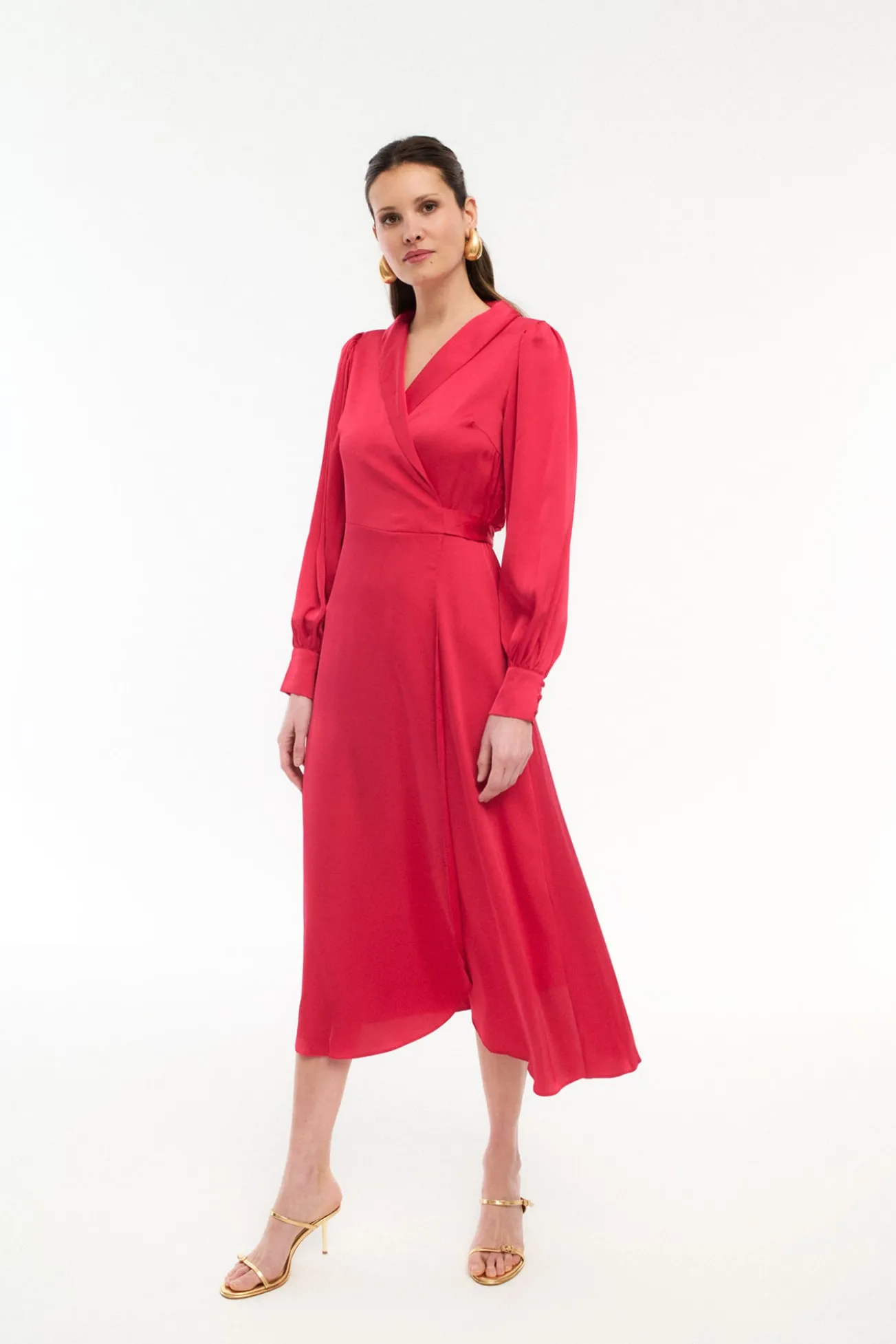 Vestido midi cruzado satinado