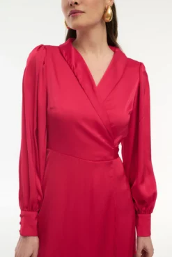 Vestido midi cruzado satinado